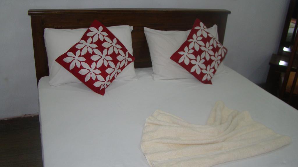 White Heart Hotell Ella Eksteriør bilde